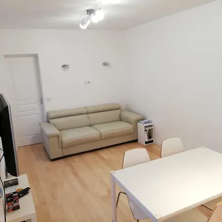 11b Rue Docteur Leneveu Διαμέρισμα *
